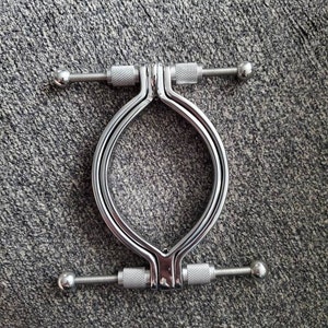 Labia Clamp